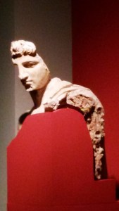 Frammento di statua in terracotta: Apollo o Ares?