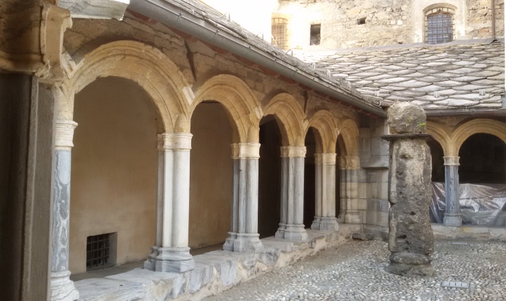 Chiostro della cattedrale di Aosta-galleria est (S. Bertarione)