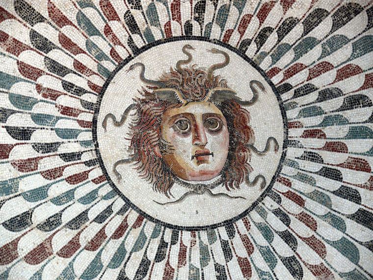 Mosaico raffigurante Medusa dalla villa di Curtius Rufus ad Adrumetum-Sousse (II sec.d.C.)