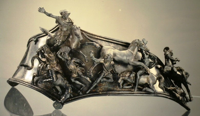 Il balteo bronzeo di Aosta esposto al MAR (foto: Monjoie)