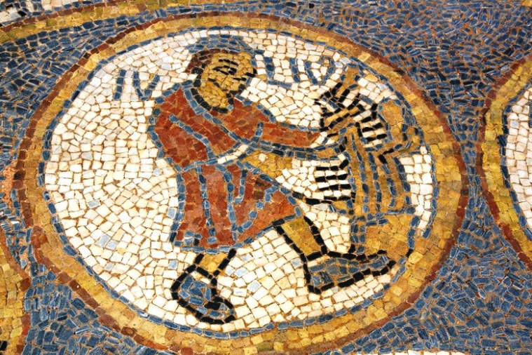 Luglio. Mosaico inferiore della Cattedrale di Aosta (foto di Enrico Romanzi)