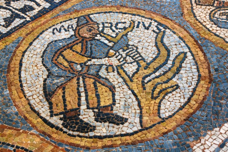 Marzo. Mosaico inferiore della Cattedrale di Aosta (foto di Enrico Romanzi)