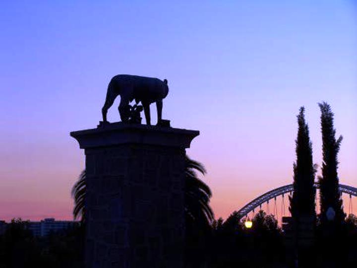 Tramonto su Merida e lupa capitolina (da tripwolf.com)
