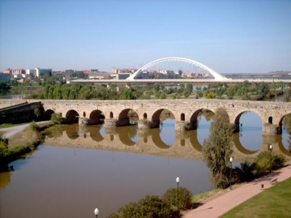 Il ponte romano sulla Guadiana (da wikimapia.org)