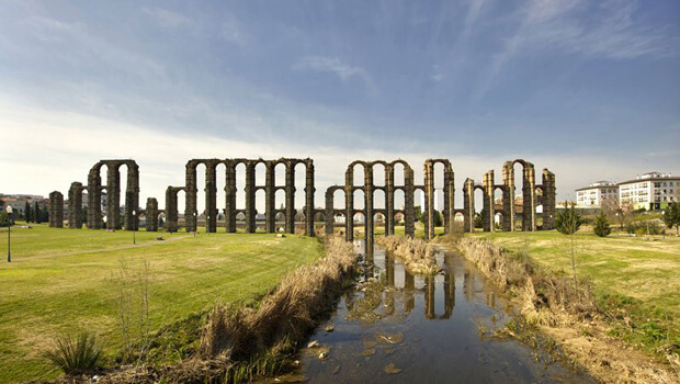 L'acquedotto "Los Milagros" (da www.repelando.com)