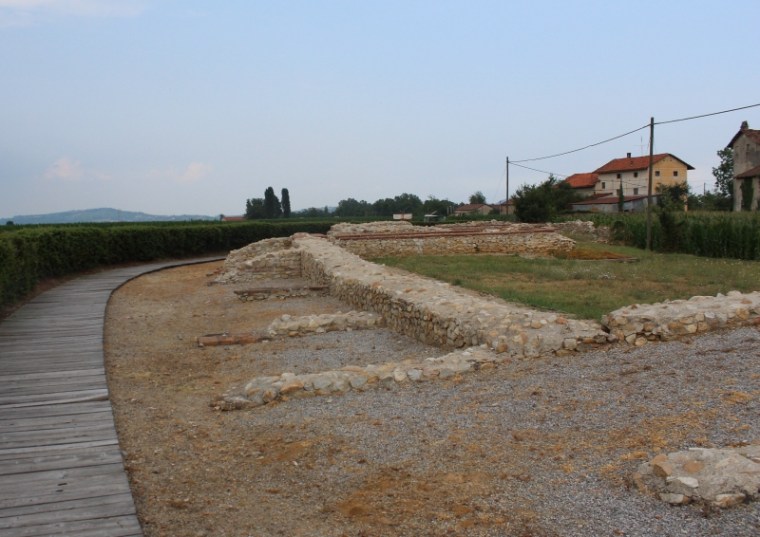 Intorno all'anfiteatro