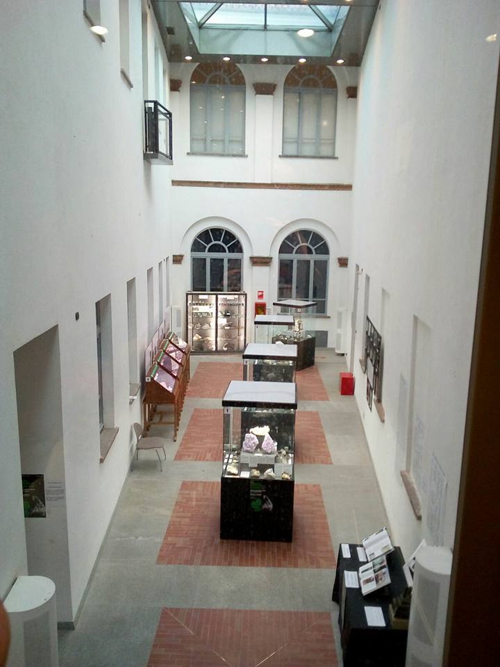 17498989_725951174244682_7665262386170534339_n