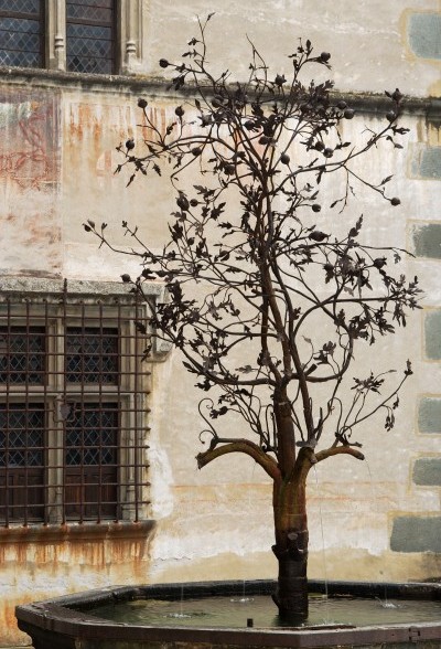 30 - Fontana del Melograno