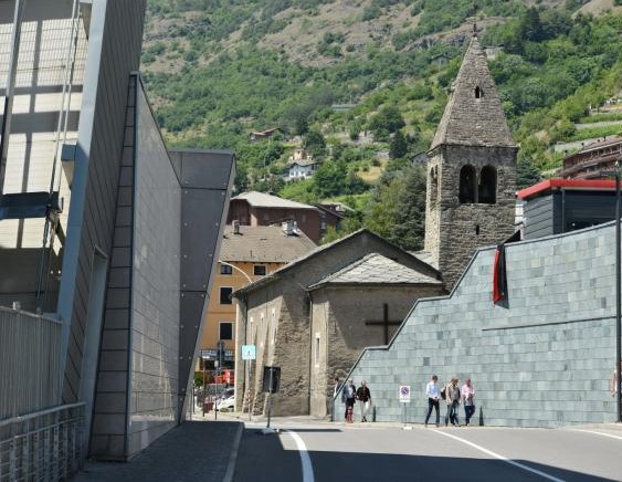 La cappella romanica di Saint-Martin-de-Corléans e la vicina Area Megalitica ad Aosta ad Aosta (da valledaostaglocal.it)