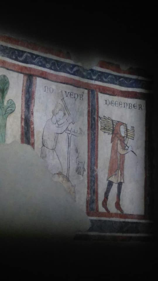 Alcuni dei mesi ancora visibili all'interno del donjon (foto: S. Bertarione)