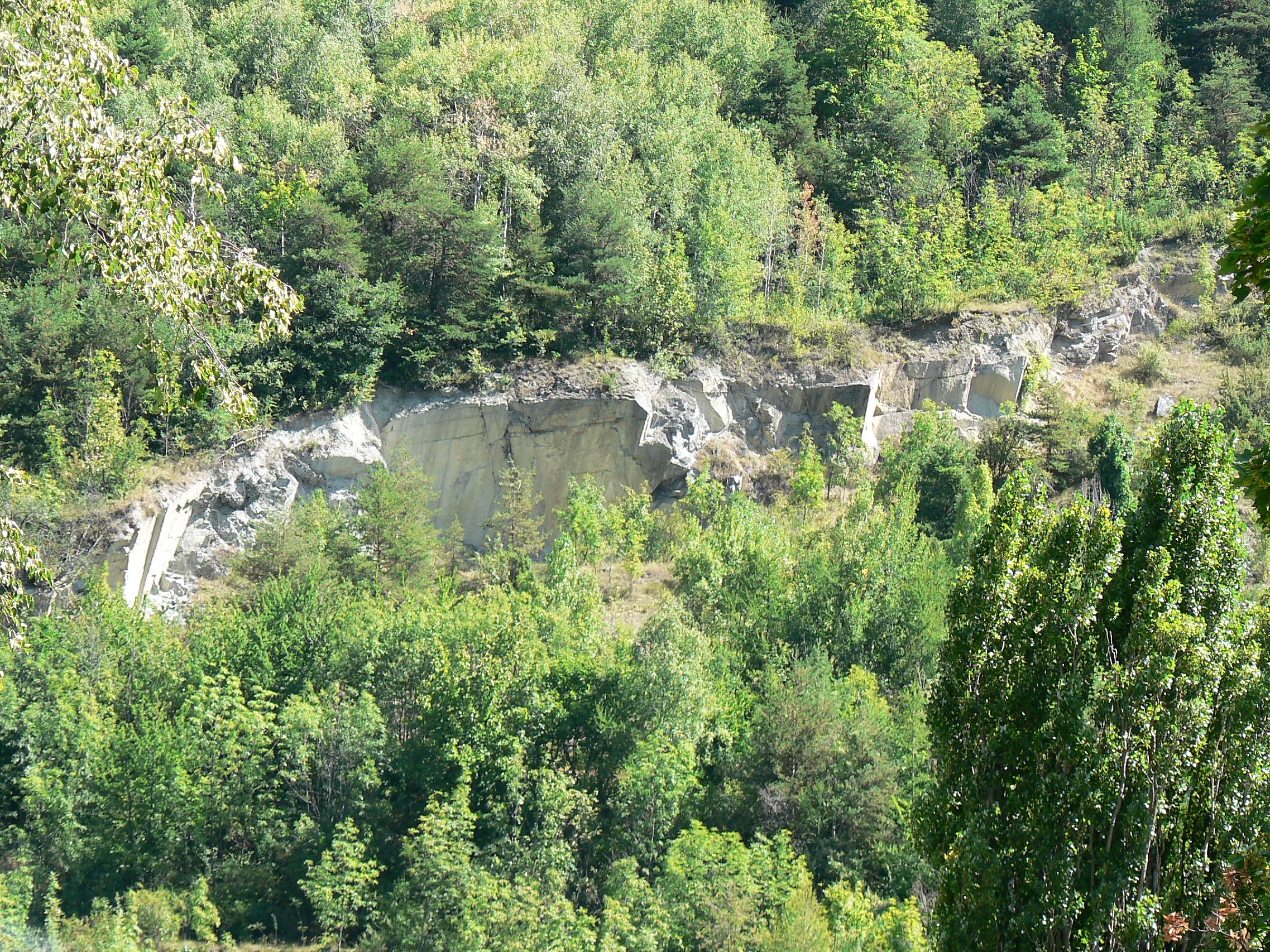 Aymavilles. Le cave di marmo abbandonate (da Wikipedia)