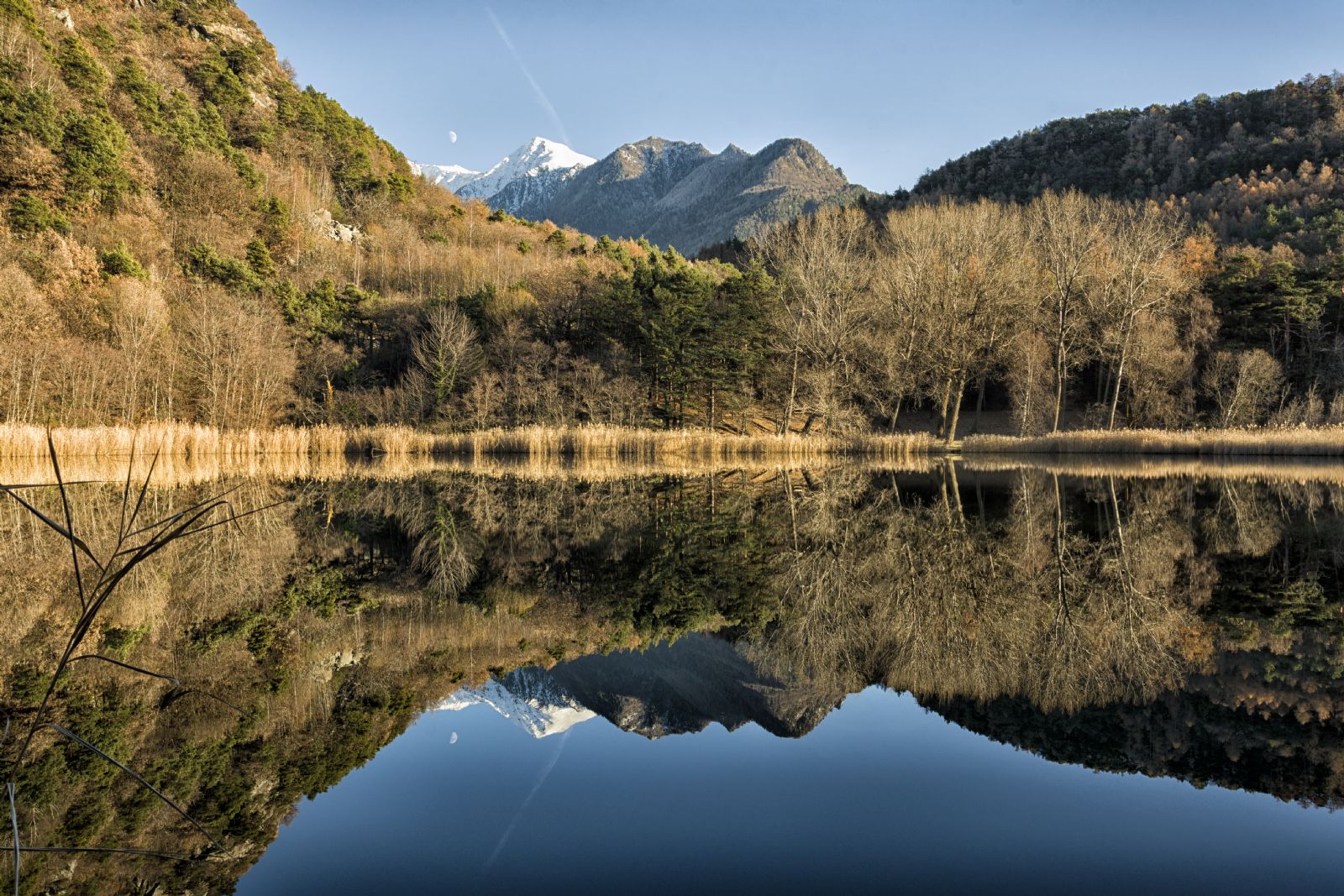 Il lago di Villa (Comune di Challand-Saint-Victor))