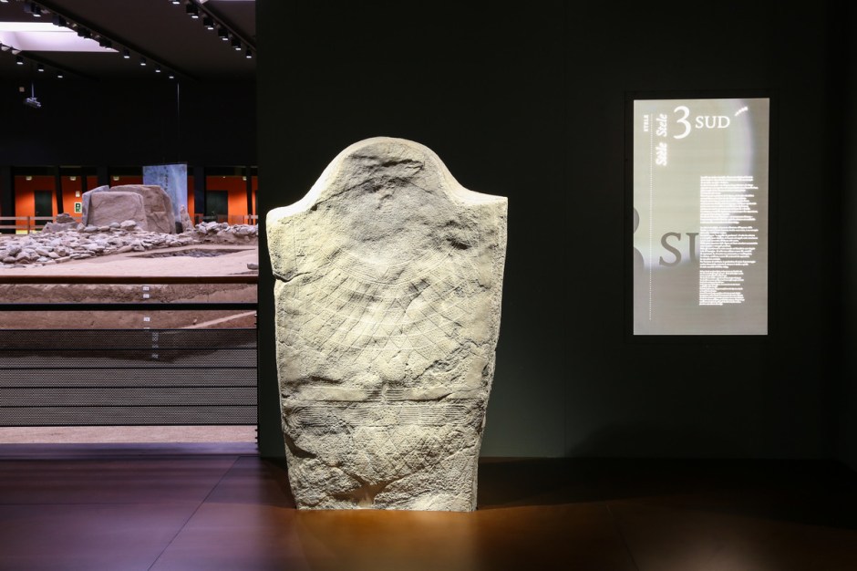 VALLE D'AOSTA-Stele area megalitica Saint-Martin-de-Corléans Aosta (foto Enrico Romanzi)