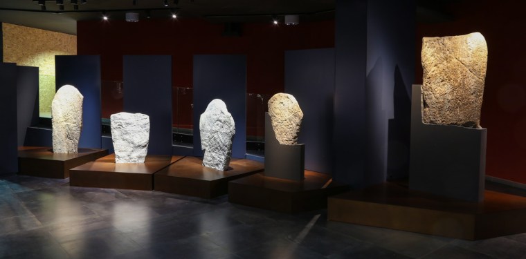 VALLE D'AOSTA-Stele area megalitica Saint-Martin-de-Corléans Aosta (foto Enrico Romanzi)-9598 (1)