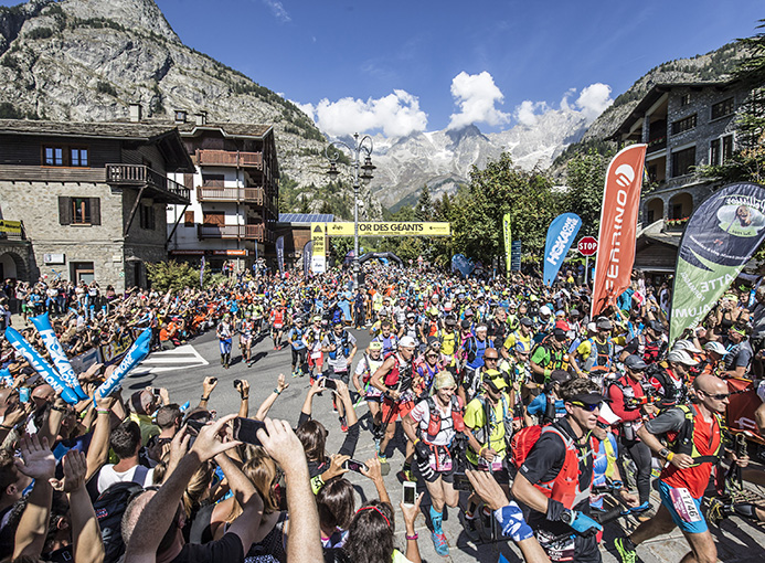 Tor_Geants_18_Day1_Courmayeur_start_ph-Stefano-Jeantet_LD-23