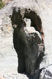 Pont d'Ael. La"scultura" della ninfa (comune.aymavilles.ao.it)