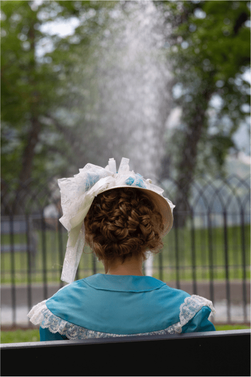 Una misteriosa "dama in azzurro" al Castello di Aymavilles (ph. Stefano Torrione - per gentile concessione Soprintendenza Beni e attività culturali regione Autonoma Valle d'Aosta)